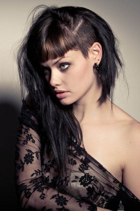 Alice Kelson, Long Asymmetrical Haircut, Undercut Hairstyle, Asymmetrical Haircut, Half Shaved Hair, Asymmetrical Hairstyles, Shoulder Hair, Punk Hair, Best Haircuts