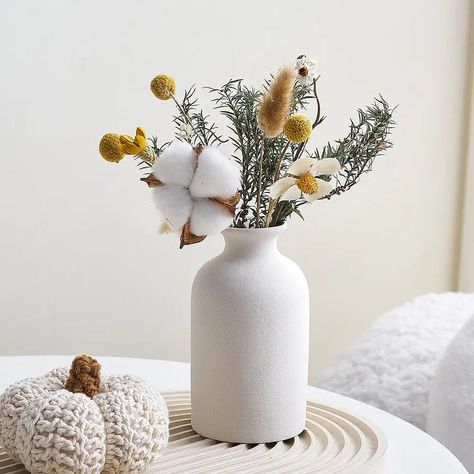 Add a touch of simplicity to your home decor with these ceramic vases. Visit our store for more shapes and colors! 🩵❤️ Unique Flower Vases, Nordic Vase, Nordic Home, Tee Set, Tea Caddy, Keramik Vase, Unique Flowers, Vase Set, Ceramic Vases