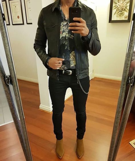 Mens Going Out Outfit Night Casual, Chealse Boots Outfit, Rocker Outfit Men, Slp Aesthetic, Bad Boy Outfits, Modern Gentleman Style, Charming Outfits, Rocker Chic Style, Street Style Summer Outfits