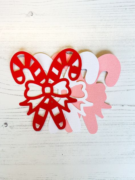 Free Layered Candy Cane SVG - Like Love Do Candy Cane Svg, Canes Decor, Christmas Gift Packaging, Christmas 3d, Christmas Craft Projects, Christmas Paper Crafts, Christmas Card Crafts, Card Crafts, Christmas Projects Diy