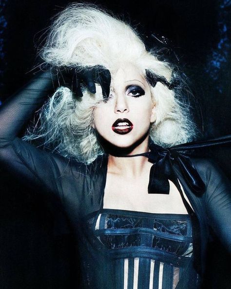 Lady Gaga 2009, Lady Gaga The Fame, The Fame Monster, Lady Gaga Photos, Aesthetic 2000s, Lady Gaga Pictures, Bad Romance, Little Monsters, Pop Star