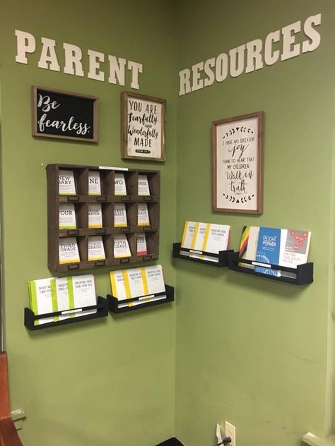 School Cafeteria Decorations, Sunday School Classroom Decor, Daycare Room Ideas, Guidance Office, School Wall Art Ideas, Childrens Ministry Decor, Church Nursery Decor, Kids Church Decor, School Reception