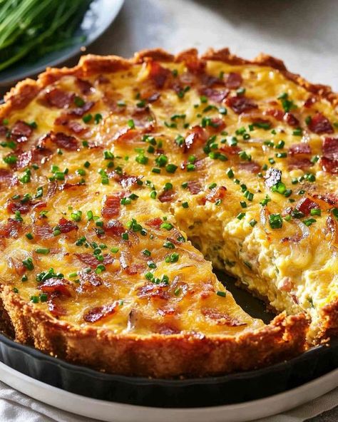 Savor Station | Savory Hash Brown Crust Quiche with Bacon and Cheddar | Facebook Potato Bacon Quiche, Hash Brown Crust Quiche, Quiche With Bacon, Quiche With Hashbrown Crust, Hashbrown Quiche, Frozen Hash Browns, Egg Pie, Breakfast Recipies, Bacon Quiche