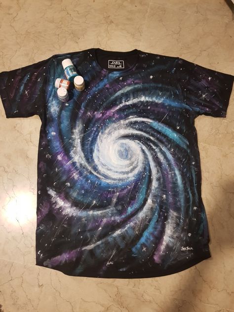 Moon Tie Dye Diy, Astronomy Moodboard, Constellation Project, Space Tie Dye, Galaxy Tie Dye, Tie Dye Shirts Patterns, Tie Dye Patterns Diy, Diy Tie Dye Shirts, Tshirt Painting