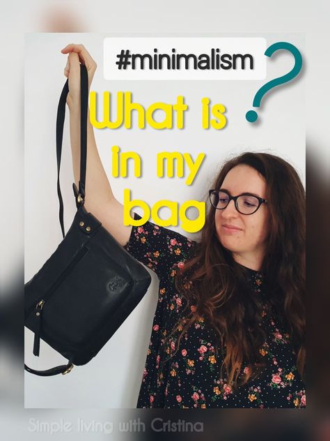 Minimal Purse Essentials, Minimalist Bag Essentials, Minimalist Purse Essentials, Minimal Purse, Minimalist Purse, What's In My Bag, Bag Minimalist, Purse Essentials, When I Go