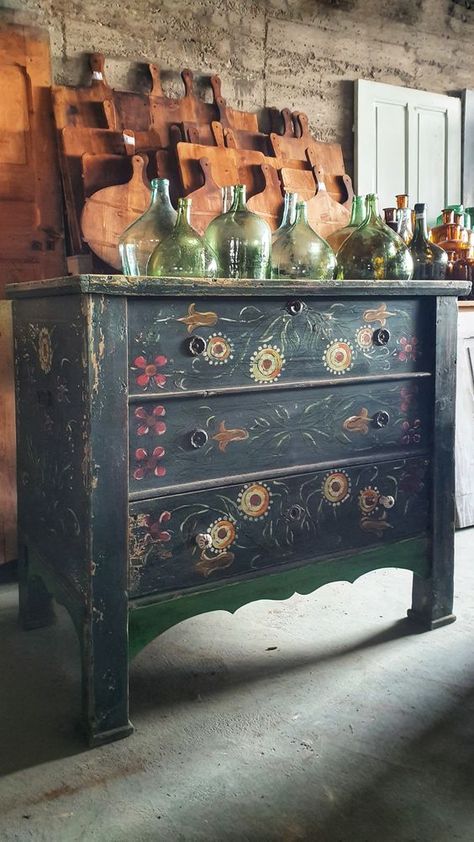 Decorative Painted Furniture, Whimsigoth Painted Furniture, Hand Painted Furniture Diy Ideas, Folk Art Dresser, Folk Art Furniture Painting, Folk Painted Furniture, Folk Kitchen, Folk Furniture, Folk Art Furniture