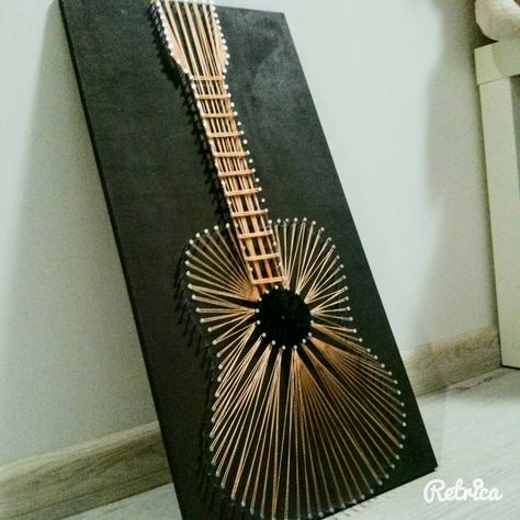 #guitar #string #art Guitar Art Diy, Thumbtack Art, String Art Patterns Free, Nail String, String Art Tutorials, Guitar Wall Art, String Wall Art, Nail String Art, String Art Patterns