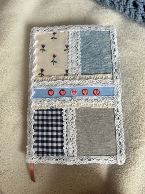 Sewing Bible Covers, Bible Notebook Cover, Bible Cover Diy, Diy Binder Cover, Diy Bible Cover, Diy Journal Cover, Binder Covers Diy, Diy Binder, Bible Ideas