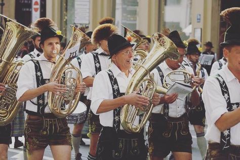 It's nearly time for Oktoberfest! Here are the top phrases in Bavarian that you will need to make the most of the world's best beer festival. September Events, Oktoberfest Germany, Beer Tent, German Phrases, Beer Hall, Visit New Orleans, Chicago Suburbs, Fall Bucket List, German Beer