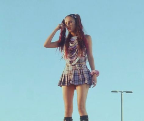 Teen Fame Dr, Olivia Rodrigo Outfits, Grey Sisters, 2000s Outfits, Regina George, Fame Dr, All American, Olivia Rodrigo, Her Music