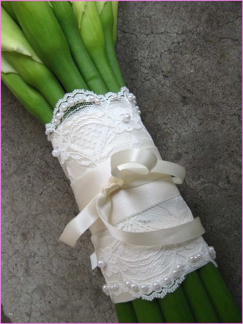 Wedding Dress Keepsake, Calla Lily Bridal Bouquet, Lace Bouquet, Pearl Bouquet, Calla Lily Bridal, Mom Wedding Dress, Bride Ideas, Simple Lace, Bouquet Wrap