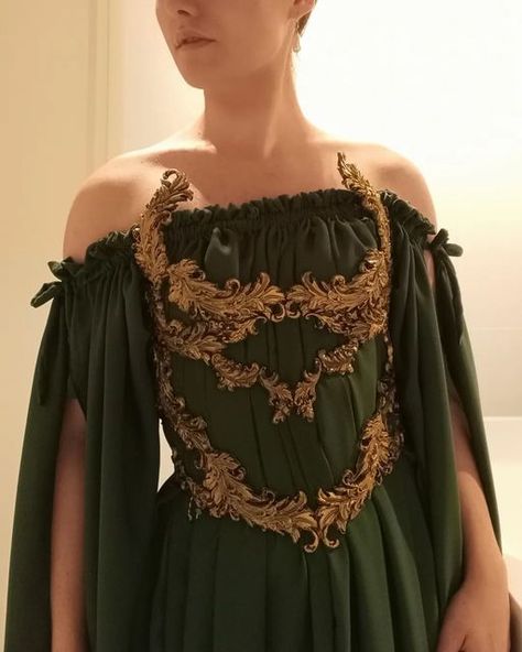 White And Gold Fairy Dress, Green And Gold Clothes, Green And Gold Fantasy Dress, Green Black And Gold Outfit, Green Leaf Dress, Nature Goddess Costume, Green Royalty Aesthetic, Fantasy Green Dress, Green Royal Dress