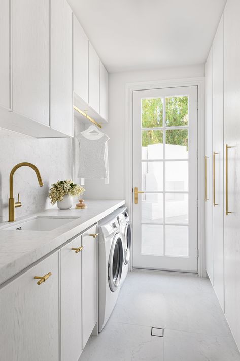 Hamptons Laundry, White Laundry Rooms, Hamptons Style Home, Modern Hampton, Laundry Room Flooring, Dream Laundry Room, White Laundry, Laundry Room Layouts, Laundry Room Renovation