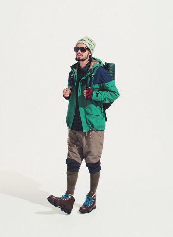 Trekking Outfit Men, Alaska Outfits, Trekking Outfit, Winter Outdoors, Mens Shorts Outfits, Leather Armor, Street Style Outfits Men, Hiking Fashion, Go Hiking