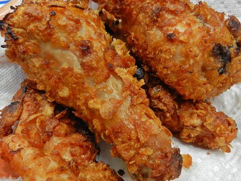 Frosted Flake Chicken Frosted Flakes Chicken, Frosted Flake Crusted Chicken, Corn Flake Chicken Baked, Frosted Flake Chicken Tenders, Corn Flake Chicken Tenders Air Fryer, Oven Fried Chicken With Corn Flakes, Cornflake Chicken, Garlic Fried Chicken, Flake Recipes