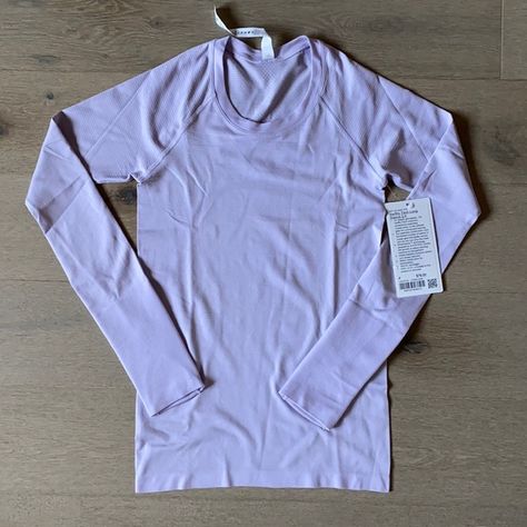 Nwt lululemon swiftly tech long sleeves size 4 lavender dew Lulu Long Sleeve Shirt, Swifty Tech Long Sleeve, Lulu Wishlist, Youtuber Dr, Lulu Outfits, Lululemon Shirts, Lavender Shirt, Cutest Clothes, Teenage Clothing