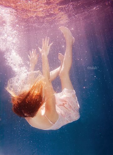 Person Falling, Under The Water, Water Photography, Under Water, Story Inspiration, Underwater Photography, Pose Reference, Character Inspiration, Photo Sharing