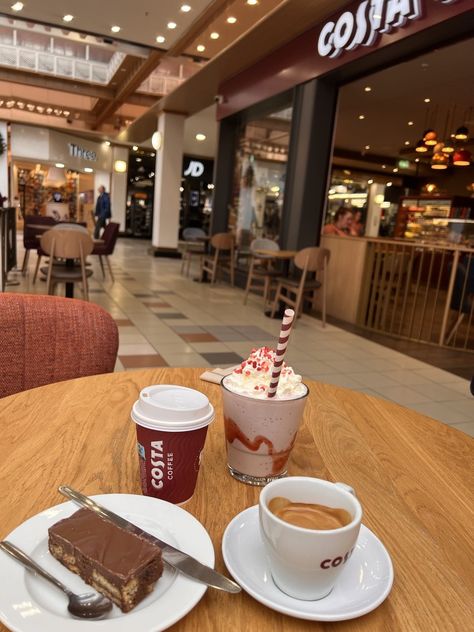 aesthetic drinks ♡ costa Costa Cafe, Airport Food, Strawberry And Cream, Aesthetic Drinks, Costa Coffee, Coffee Shop Aesthetic, Coffee Menu, British Food, Aesthetic Coffee