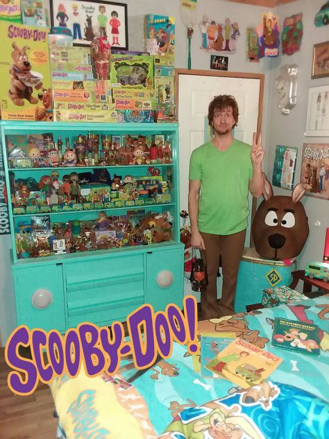 Billy Ferguson. Shaggy Rogers cosplay collector Zoinks! Scooby Doo Collection, Shaggy Rogers Fanart, Shaggy Cosplay, Shaggy Scooby Doo, Scooby Doo Pictures, Scooby Doo Mystery Inc, Shaggy Rogers, Scooby Doo Mystery Incorporated, Alien Invader