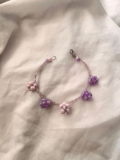 Beading , beading ideas ,  handmade 🙌🏼🥺 Beaded Lavender, Bracelet Beading, Bracelet Cute, Bracelet Beaded, Beaded Bracelet, Grapes, Beading, Violet, Lavender