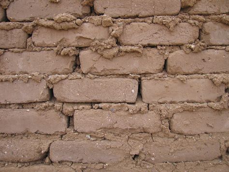 Earthy Homes, Adobe Wall, Cob Homes, Adobe Architecture, Adobe Homes, Hobbit Houses, Sand Clay, Natural Architecture, Natural Building Materials