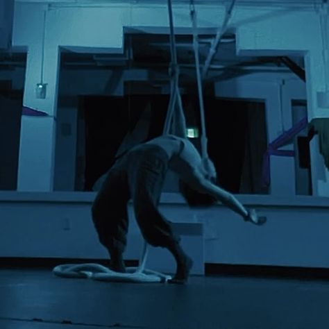 bendy dance aerial rope aerialist circus aesthetic blue backbend movement flow corde lisse Blue Circus Aesthetic, Aerialist Aesthetic, Acrobat Aesthetic, Acrobatics Aesthetic, Aerial Rope, Circus Oc, Epithet Erased, Men Aesthetics, Circus Man