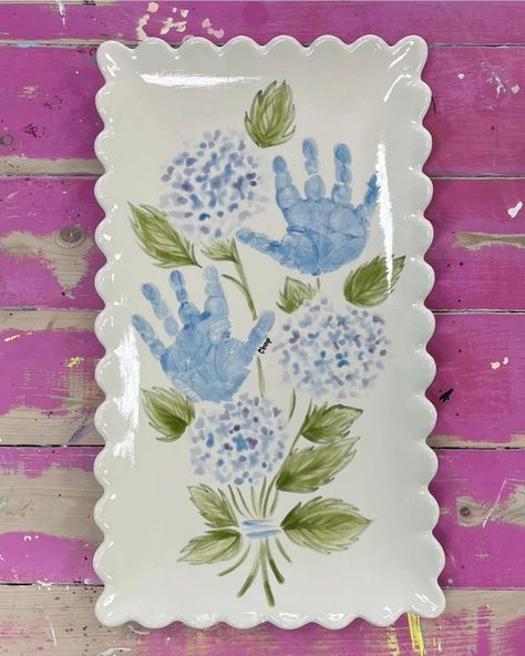 Baby Art Projects Fathers Day, How To Make Handprint Plates, Grandchildren Handprint Gifts, Grandkid Gifts To Grandparents Diy, Crafts For Gifts From Kids, Apron Handprint Craft, Mom Crafts For Toddlers, Kids Handprint Flowers, Birthday Crafts For Grandfather