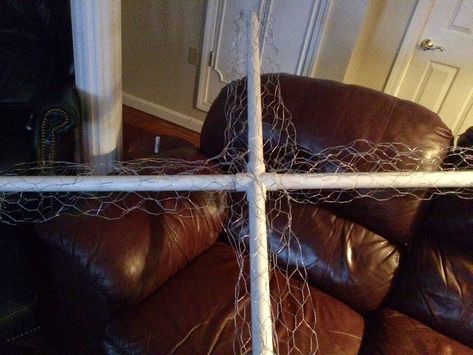 Cross Diy Outdoor Cross, Electric Window Candles, Outdoor Christmas Diy, Diy Christmas Lights, Window Candles, Pvc Pipes, Christmas Tree Inspiration, Diy Cross, Christmas Outdoor