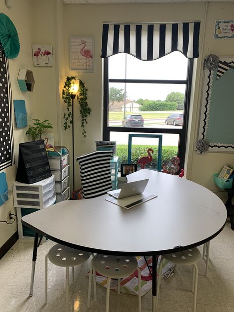 Small Space Classroom Setup, Teacher Computer Desk, Small Teacher Desk Area, No Desk Classroom Teachers, Teacher Desk Area With Kidney Table, Teacher Assistant Desk Ideas, Kidney Table Teacher Desk, No Teacher Desk Classroom, Organized Teacher Desk