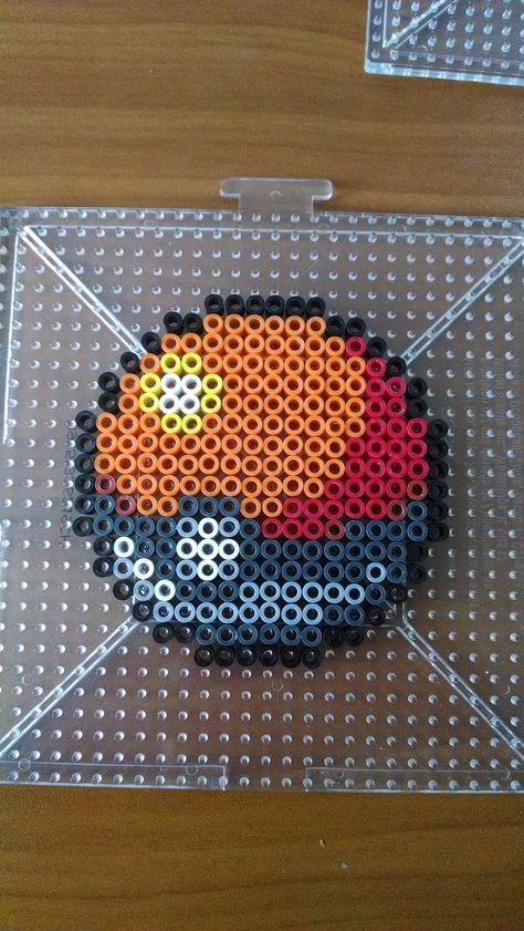 Poke Ball - Pokemon perler beads Pokemon Fuse Bead Patterns, Pokémon Pearl Or Beads, Peeler Bead Pokémon, Pokemon Perler Patterns, Pokémon Beads, Hama Beads Patterns Pokemon, Pokémon Perler, Pokemon Beads Pattern, Poke Ball Perler Bead Patterns