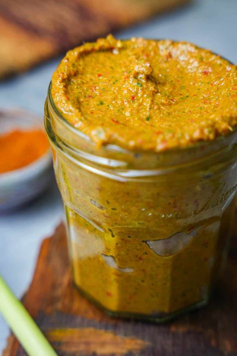 Tom Yum Paste (Vegan Thai curry paste recipe) Thai Curry Paste Recipe, Vegan Tom Yum, Curry Paste Recipe, Vegan Thai Curry, Tom Yum Paste, Dried Red Chili Peppers, Vegan Fried Chicken, Thai Curry Paste, Paste Recipe