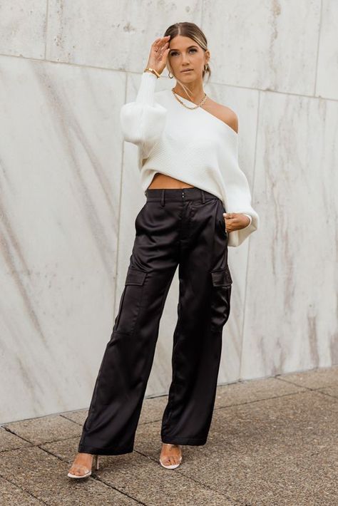 Satin Pants Outfit Casual, Black Satin Pants Outfit, Cargo Pants Outfit Casual, Satin Cargo Pants Outfit, Cargo Pants Outfit Winter, Cargo Outfits Women, Satin Pants Outfit, Black Cargo Pants Outfit, Pants Outfit Winter