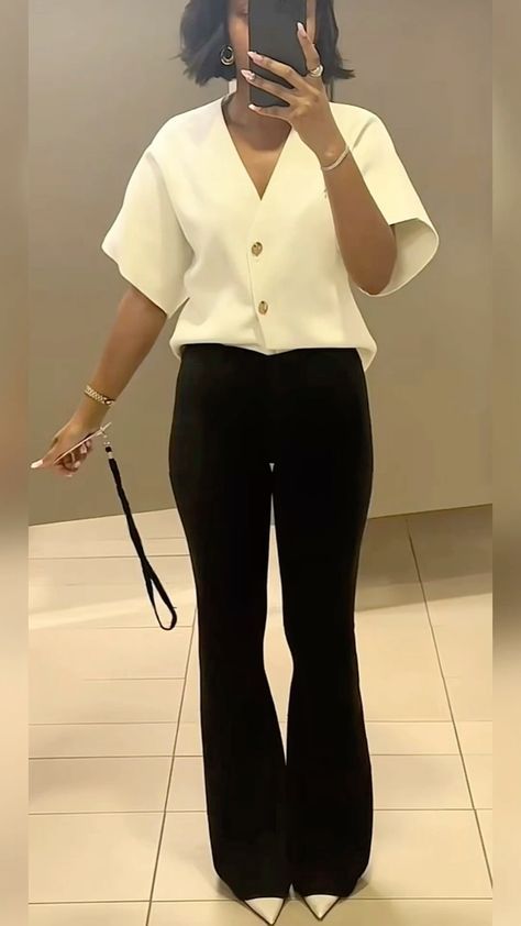 Classy Back To School Outfits, Church Clothes Black Women, White Shirt Black Pants Outfit Woman, Casual Church Outfits For Women, Modest Professional Outfits, Casual Baddie Fits, Church Fall Outfits, Business Casual Outfits Black Women, Corporate Casual Outfits