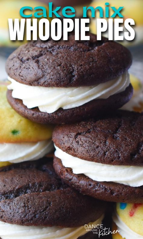 Easy Whoopie Pie, Cake Mix Whoopie Pies, Bake Sale Desserts, Marshmallow Filling, Whoopie Pie Recipe, Boxed Cake Mixes Recipes, Chocolate Whoopie Pies, Cake Mix Desserts, Bake Sale Recipes