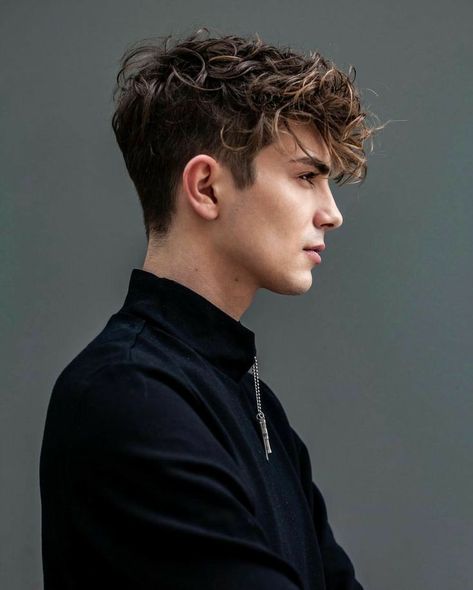 Men Haircut Curly Hair, Mens Hairstyles Thick Hair, Wavy Hair Men, Men Hair Color, Men Haircut Styles, Haircuts For Wavy Hair, Corte De Cabelo Masculino, Mens Haircuts Short, Curly Hair Men