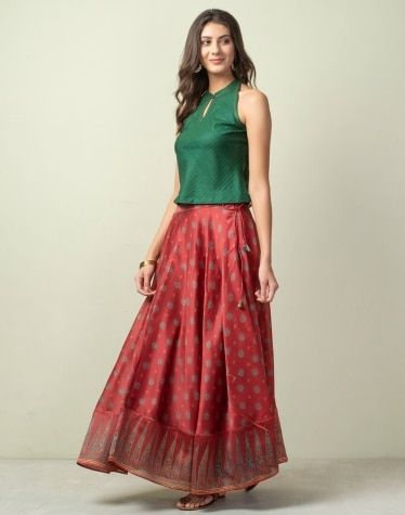 Skirt And Top Indian, Long Skirt And Top, Traditional Skirts, Indian Skirt, Printed Long Skirt, Long Skirt Outfits, Long Gown Dress, Indian Gowns Dresses, Indian Gowns