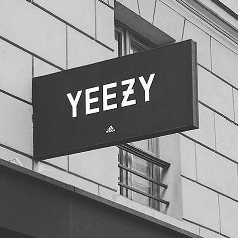 Love the #yeezy sign --- #realestate #homes #luxury #luxuryhomes #interior #interiordesign #millionair #luxurylifestyle #dreamhome #architecture #motivation #succes #luxuryrealestate #milliondollarlisting #realtor Lv Nike, Male Ootd, Yeezy Season, Trend Clothes, Streetstyle Outfit, For The Culture, Fashion D, Skate Wear, Fashionista Style