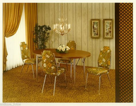 1970`S Vintage Old Photo Floral Dining Room Table Chairs Furniture & Shaggy Rug 70s Furniture Makeover, 70s House Interior, 1970s Dining Room, 70s House Decor, 70s Furniture, Rustic Dining Furniture, 70s House, 70s Interior, 1970s Decor