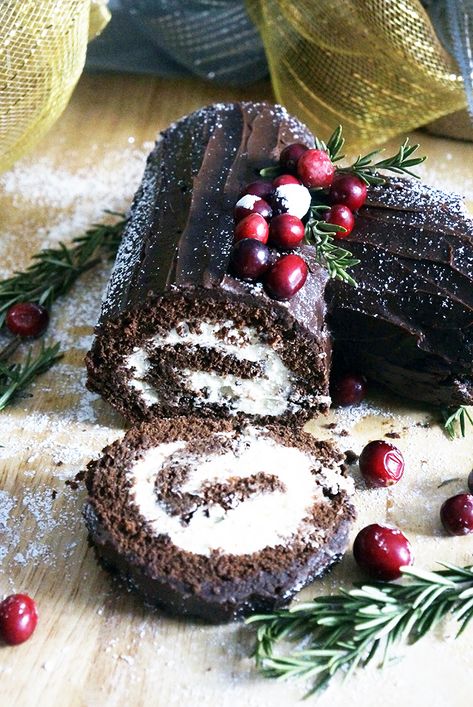 HOW TO MAKE YULE LOG CAKE (BUCHE DE NOEL). If you think making yule log cake is difficult, think again. It is very easy to make and I promise. Christmas Roll Cake, Chocolate Log Cake, Chocolate Log, Whipped Chocolate Ganache, Yule Log Cake, Cake Roll Recipes, Christmas Log, Chocolate Festival, Log Cake