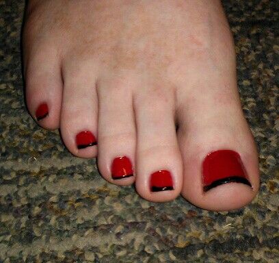 Red w/ black French tips Red Base Black French Tip, Black And Red Pedicure, Black And Red Toenails, Red French Toe Nails, Red And Black Toe Nails, Red Nails With Black French Tip, French Toe Nails, French Tip Toes, Red Pedicure