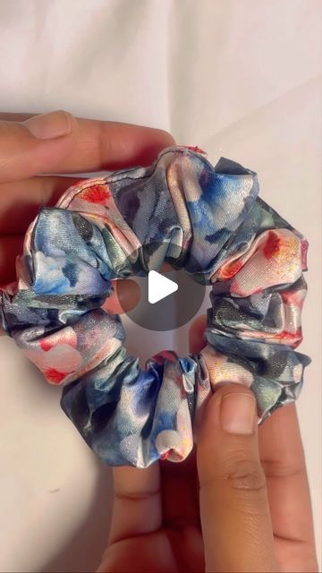 Hair Band Sewing, Diy Hair Elastics, Trending Songs, April 12, Love Craft, Diy Hair Bows, Hair Elastics, Hair Bands, Diy Hair