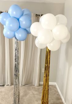 Want to learn how to create these standing balloon topiaries?! Click on the link below to see the tutorial. Standing Balloon Topiaries, Standing Balloon Decorations, Standing Balloon, Balloon Topiary, Topiary Diy, How To Make Balloon, Balloon Tower, Idee Babyshower, Diy Balloon Decorations