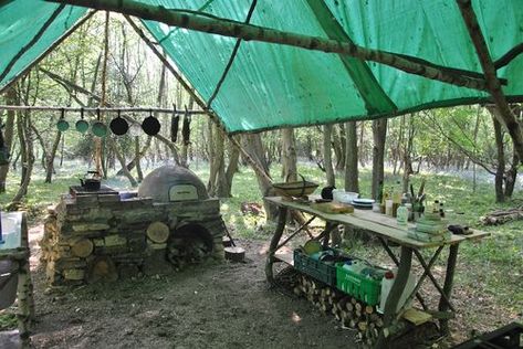 Camping Kitchen Set Up, Firewood Stove, Zelt Camping, Kitchen Set Up, Camping Cot, Camping Glamping, Camp Kitchen, Summer Kitchen, Off Grid Living