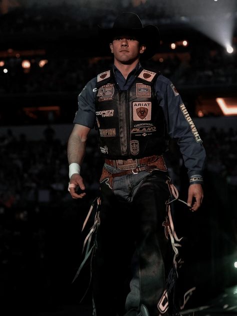 Bullrider Aesthetic, Cowboy Aesthetic Men, Gay Cowboy Aesthetic, Country Boy Aesthetic, Rodeo Outfits Men, Rhett Eaton, Rodeo Aesthetic, Brian Carter, Chestnut Springs Series