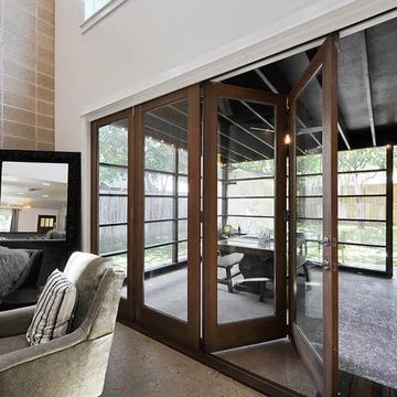 Roll-Up Patio Doors Ideas & Photos | Houzz Accordion Glass Doors, Accordian Door, Modern Sunroom, Folding Patio Doors, Accordion Doors, Modern Porch, Sunroom Furniture, Folding Glass Doors, Contemporary Patio