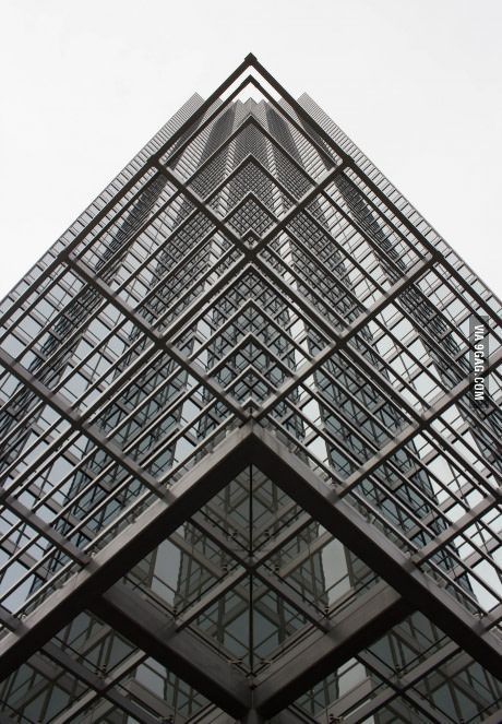 I took a perfectly symmetrical picture of a skyscraper in Dallas. Symmetry Photography, Building Photography, Geometric Architecture, White Building, Area Codes, Principles Of Design, Structure Architecture, Space Architecture, Brutalism