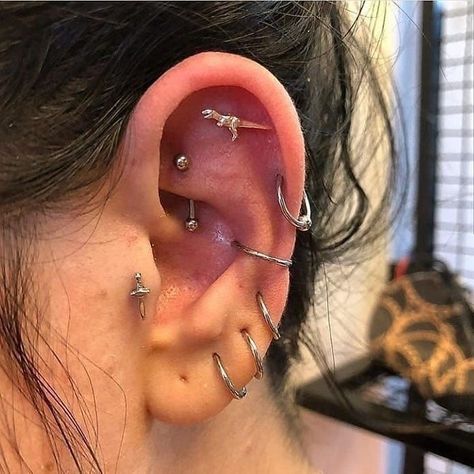 @morgansrayy | not my picture, dm me for cred or removal !! Ušný Piercing, Different Piercings, Vintage Tattoos, Ear Peircings, Cool Ear Piercings, Pretty Ear Piercings, Cool Piercings, Cute Ear Piercings, Cute Piercings