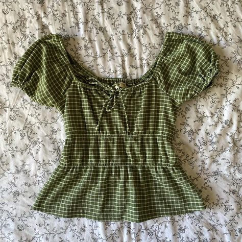 cute green babydoll top from madewell, tie front... - Depop Green Babydoll Top, Sewing Babydoll Top, Tradwives Outfits, Babydoll Top Pattern, Babydoll Top Outfit, Baby Doll Tops, Clothes To Buy, Style With Jeans, Babydoll Tops