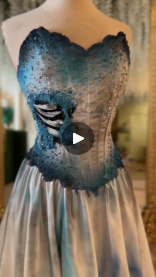 Diy Corpse Bride Costume, Tim Burton Cosplay, Tim Burton Halloween Costumes, Corpse Bride Cosplay, Tim Burton Costumes, Tim Burton's Corpse Bride, Halloween Bride Costumes, Piano Duet, Corpse Bride Costume