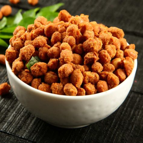 Besan Coated Peanuts Coated Peanuts Recipe, Coated Peanut, Peanut Masala, Coated Peanuts, Jain Recipes, Red Chilli Powder, Peanut Recipes, Dried Mangoes, Crunchy Snack